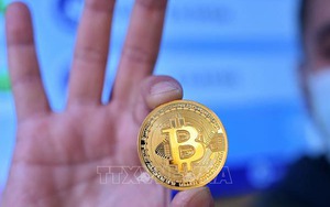 Bitcoin giảm xuống dưới 37.000 USD/BTC khi căng thẳng Nga-Ukraine leo thang