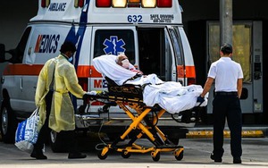 Chuyên gia Mỹ: Vẫn cần cảnh giác trước nguy cơ bùng phát biến thể mới của virus SARS-CoV-2