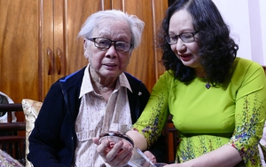 Nhạc sĩ Hồng Đăng - Hoa sữa vẫn ngọt ngào đầu phố đêm đêm