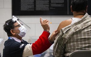 Người chưa tiêm vaccine làm gia tăng nguy cơ mắc Covid-19 ở những người đã tiêm phòng​