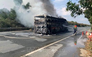 Không có thiệt hại về người trong vụ cháy ô tô khách đang lưu thông