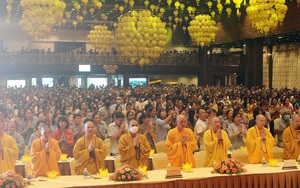 Sôi động thị trường phục vụ ngày lễ Vu Lan