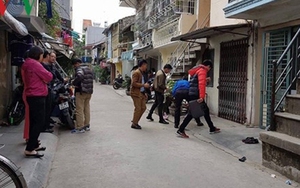 'Ngáo đá' dùng bóng đèn tuýp đâm trúng cổ công an phường