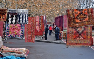 Chợ Vernissage: Độc - Lạ ở Moscow