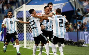 Ấn tượng World Cup: Argentina vượt khó trong giông bão