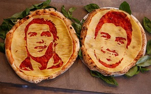 Bên lề World Cup: Ronaldo - Suarez 'đọ sức' trên bánh Pizza