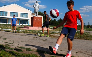 Bên lề World Cup: Dimitri Strazhkov 'ước mơ' thi đấu cho đội tuyển Nga