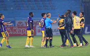 VIDEO: HLV Chu Đình Nghiêm bị cấm chỉ đạo, Hà Nội FC tổn thất lớn