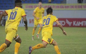 Video bàn thắng Đà Nẵng 1-2 SLNA: Cú đúp siêu phẩm của Phan Văn Đức