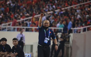 'Sốt' khoảnh khắc HLV Park Hang Seo nín thở chờ hết giờ