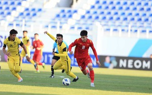 VIDEO: Nhâm Mạnh Dũng giúp U23 Việt Nam mở tỷ số vào lưới U23 Malaysia
