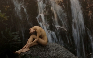 Ngắm ảnh khỏa thân trong 'Miền cổ tích' của Thái Phiên