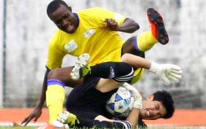 Thầy cũ sốc khi ngoại binh V-League nhập tịch bị bắt vì lừa đảo