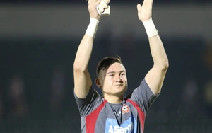 Mưa lời khen cho thủ môn 'gánh team' Đặng Văn Lâm