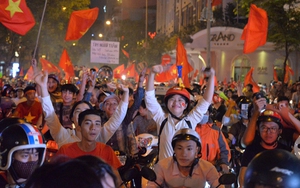 CĐV Sài Gòn vẫn mở hội dù Việt Nam rơi chiến thắng