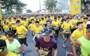 3000 người tham gia đường chạy năm mới tỏa sáng
