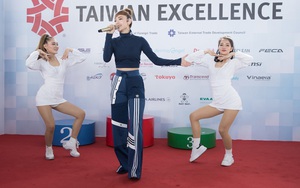 Ca sĩ Minh Hằng cùng 'Mơ giấc mơ lớn' với người dân TP.HCM