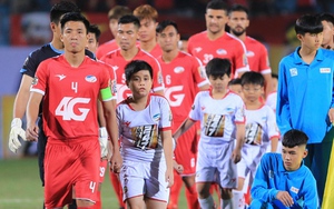 Quế Ngọc Hải lại thành tâm điểm tại V League