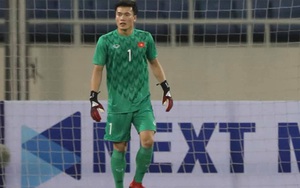 HLV Hà Nội FC giải thích lý do Bùi Tiến Dũng dự bị dài dài