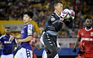 Tấn Trường lại mắc lỗi, HLV Bình Dương vẫn chẳng chê