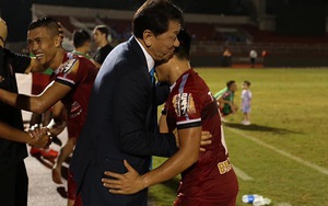 Thầy Hàn chúc mừng Quang Hải, 'Ronaldo xứ Nghệ' tái xuất