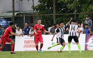 Cựu trung vệ tuyển Việt Nam toả sáng ở giải phong trào