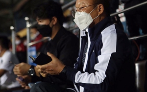 HLV Park Hang Seo xếp sau Kiatisuk ở đấu trường AFF Cup