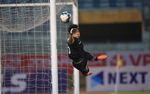 Ngọc Hải, Nguyên Mạnh gây bất ngờ với HLV Park Hang Seo