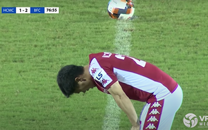 Công Phượng đơn độc trên hàng công TPHCM