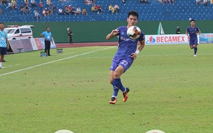 Tiến Linh sa sút cùng Bình Dương