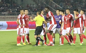 Có thật TPHCM thua đau Hà Nội FC chỉ vì trọng tài?