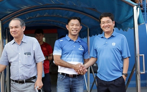 Bầu Đức xem Kiatisuk dẫn dắt Công Phượng, Văn Toàn