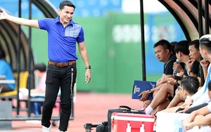 HLV Kiatisuk khích cầu thủ HAGL trước trận gặp Sài Gòn