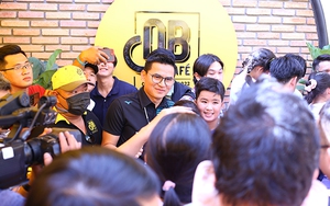 HLV Kiatisuk chỉ cần 3 giây để nhận lời trở lại HAGL