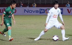 HLV Kiatisuk bại trận bởi HLV Park Hang Seo