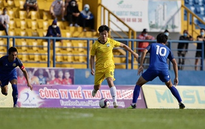 HLV Kiatisuk kiên nhẫn với Xuân Trường