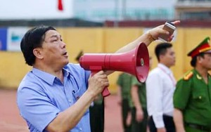 Bầu Đệ muốn nghỉ cũng không yên