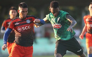 Đồng đội Lee Nguyễn ngại V-League