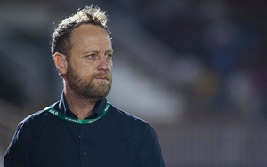 CĐV TPHCM kêu gọi HLV Polking từ chức