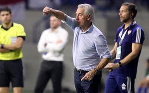 HLV Van Marwijk nhắc cầu thủ UAE về trận thua Thái Lan