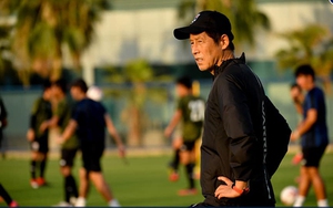 HLV Nishino xin lỗi cầu thủ Thái Lan