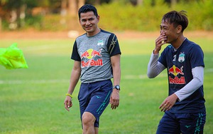 Kiatisuk khiến CĐV Thái Lan 'rạo rực'