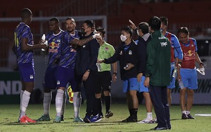 HAGL quá đáng gờm với HLV Kiatisuk