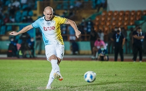 Trung vệ tuyển Thái Lan được CLB Nhật Bản săn đón