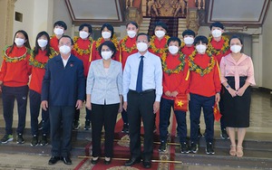 Hơn 10 tỷ đồng tiền thưởng cho nữ cầu thủ TP.HCM