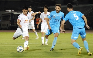 HLV Kiatisuk: 'Cầu thủ nào của HAGL cũng ghi bàn được'