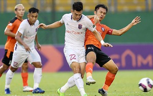 Tiến Linh san bằng số bàn thắng của Công Phượng