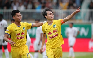 Văn Toàn lên tiếng thay Công Phượng