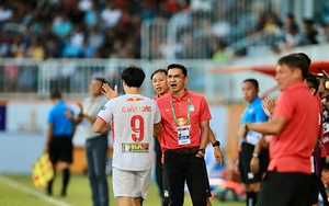 HLV Kiatisuk sẽ 'thay đổi thái độ' với HAGL