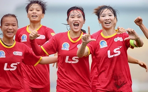 Bích Thuỳ giúp TP.HCM chạm một tay vào chức vô địch bóng đá nữ